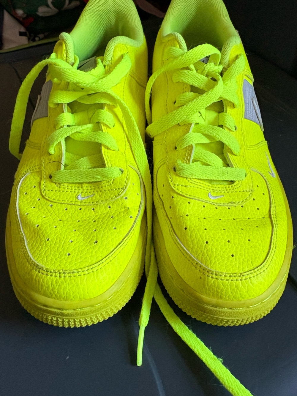 Neon yellow Air Force kids 6.5Y - Picture 15 of 15